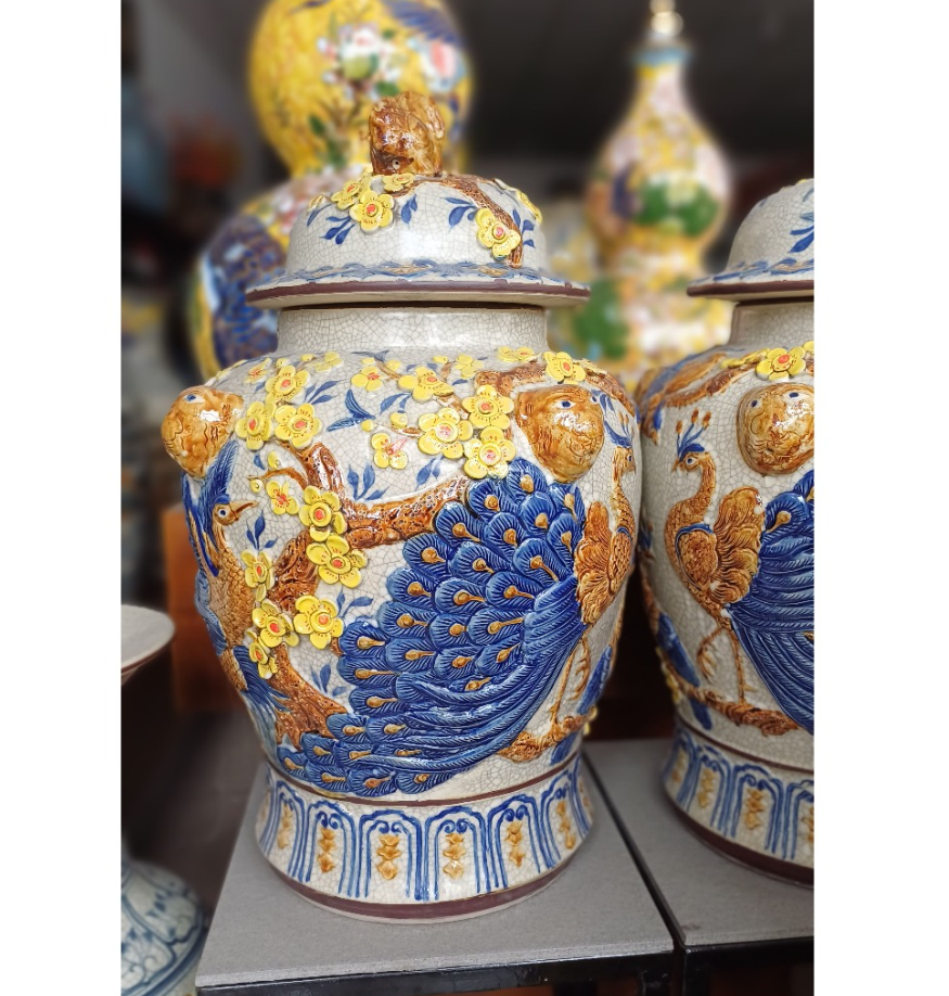 Chóe thờ men rạn đắp nổi công đào 2